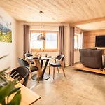 アパート Luxus Im Allgaeu - Zirbenholz Schlafzimmer - Terrasse Mit Bergblick - Infrarotkabine ブライハッハ