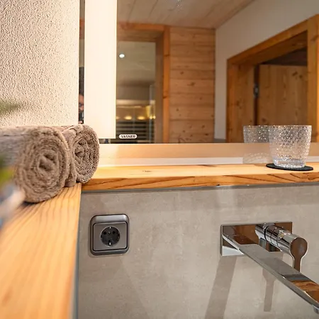 Allgaeu Living L Luxus Im Allgaeu - Zirbenholz Schlafzimmer - Terrasse Mit Bergblick - Infrarotkabine